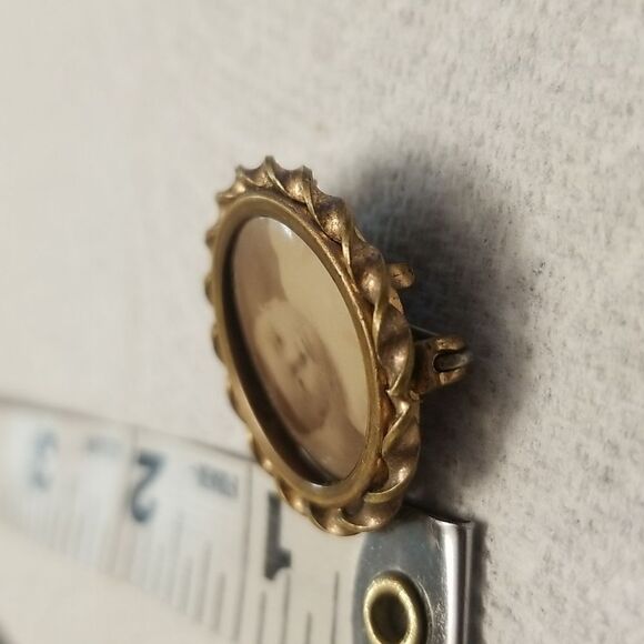 Antique Baby photo  brooch gold tone pin - Picture 13 of 13